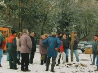 2000_Erziehungsschnitt_Sportplatz_mit_Stadt_2006